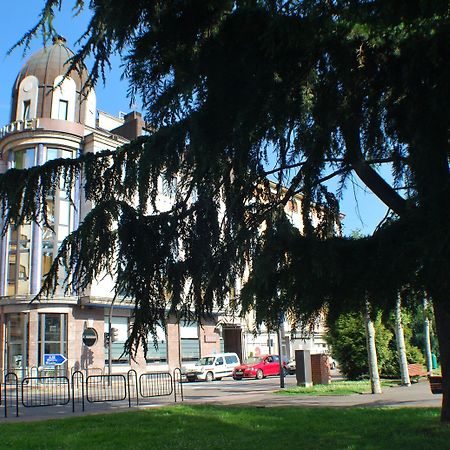 Hotel Mieres Del Camino ภายนอก รูปภาพ