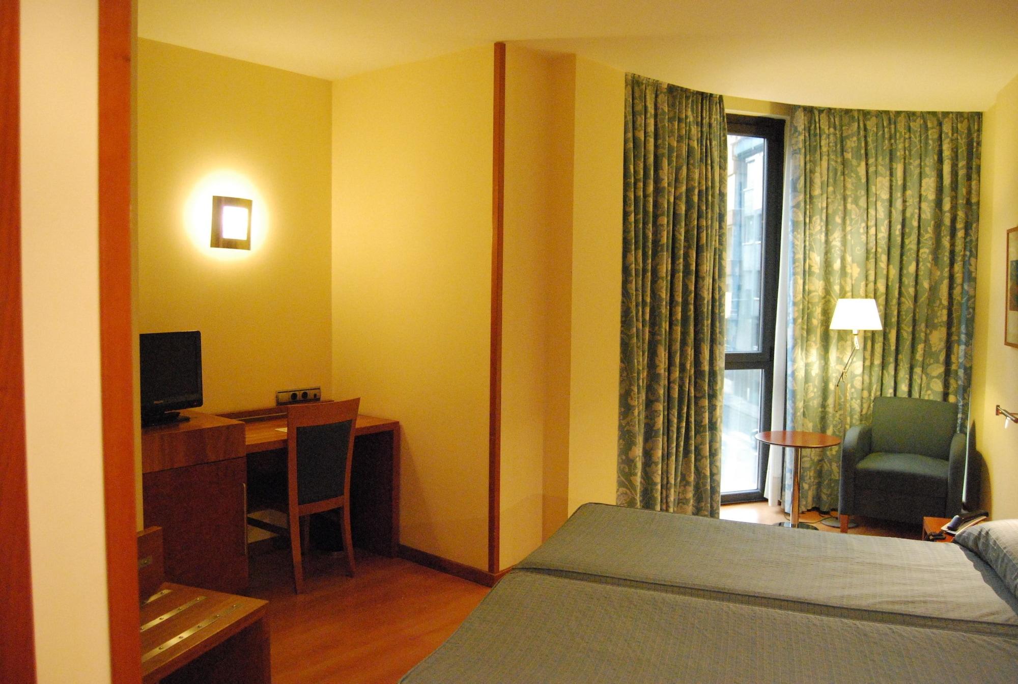 Hotel Mieres Del Camino ภายนอก รูปภาพ
