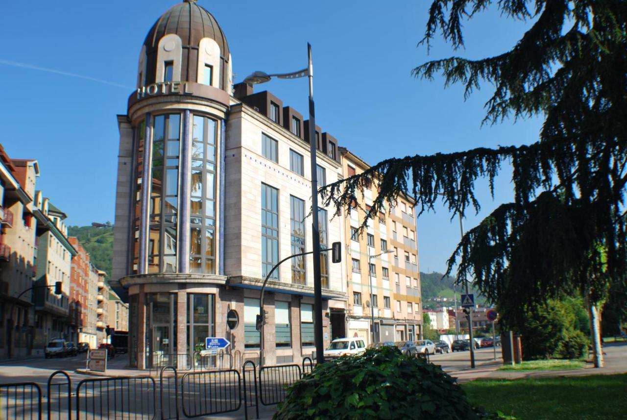 Hotel Mieres Del Camino ภายนอก รูปภาพ