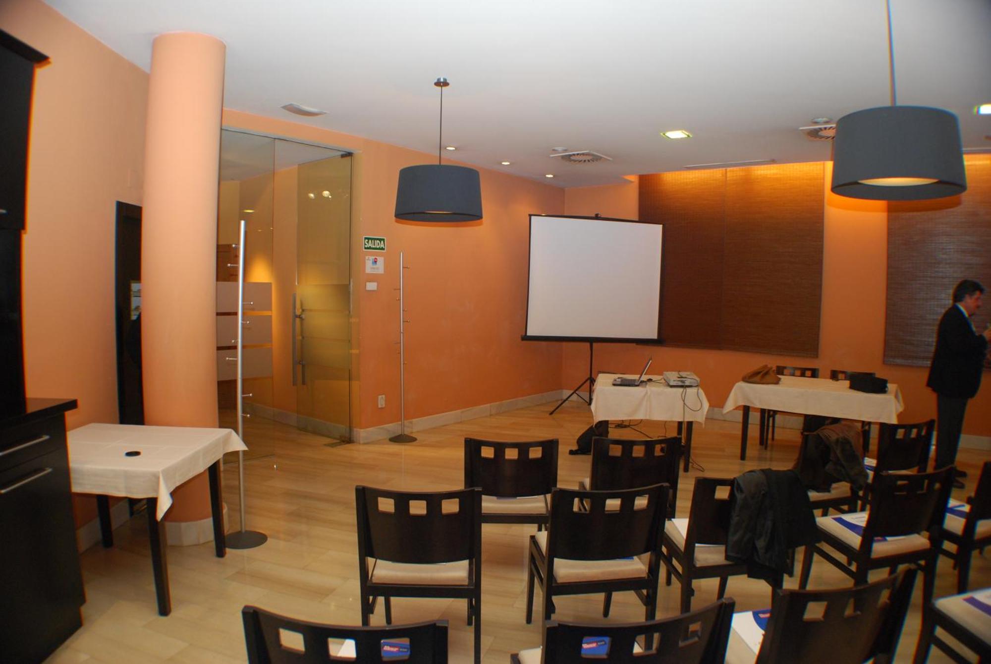 Hotel Mieres Del Camino ภายนอก รูปภาพ