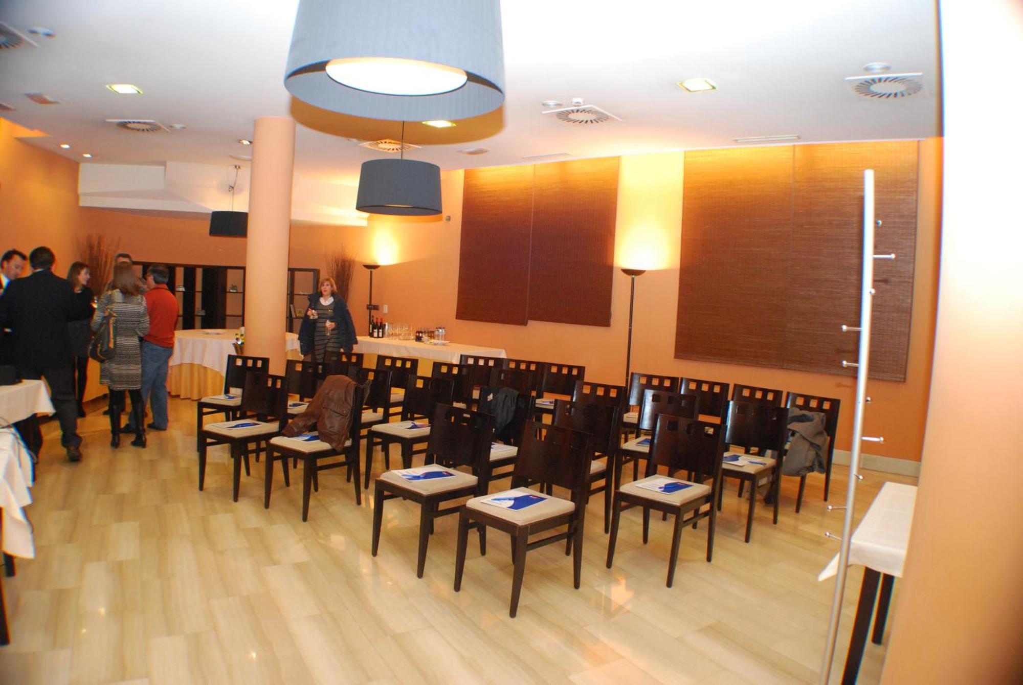 Hotel Mieres Del Camino ภายนอก รูปภาพ