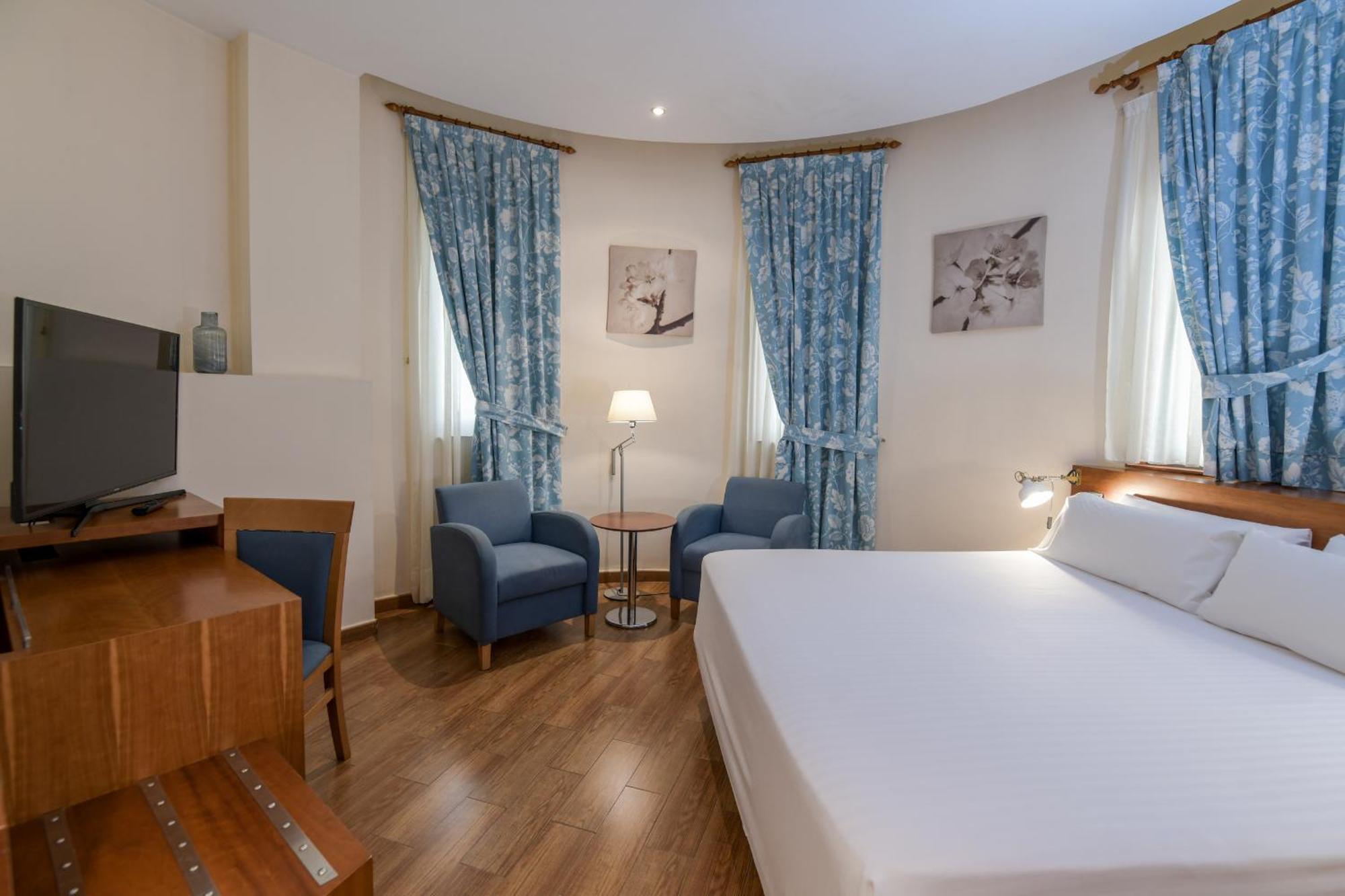 Hotel Mieres Del Camino ภายนอก รูปภาพ