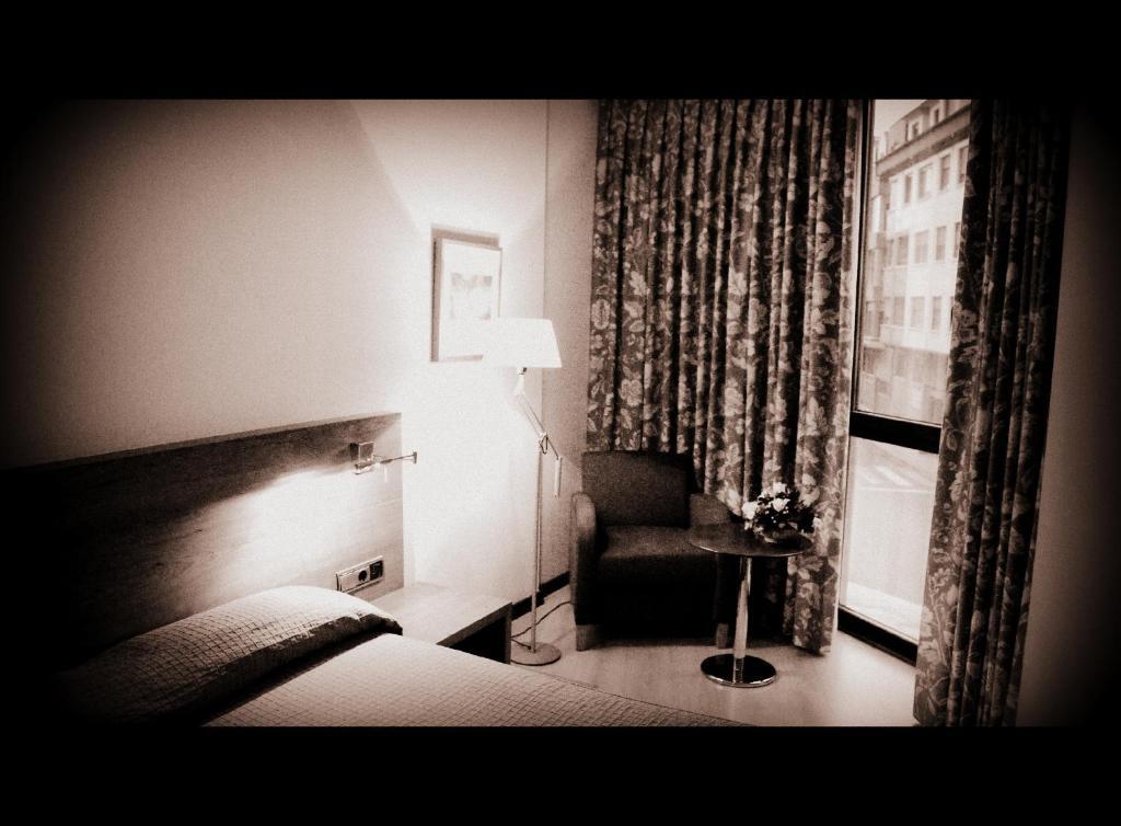 Hotel Mieres Del Camino ภายนอก รูปภาพ