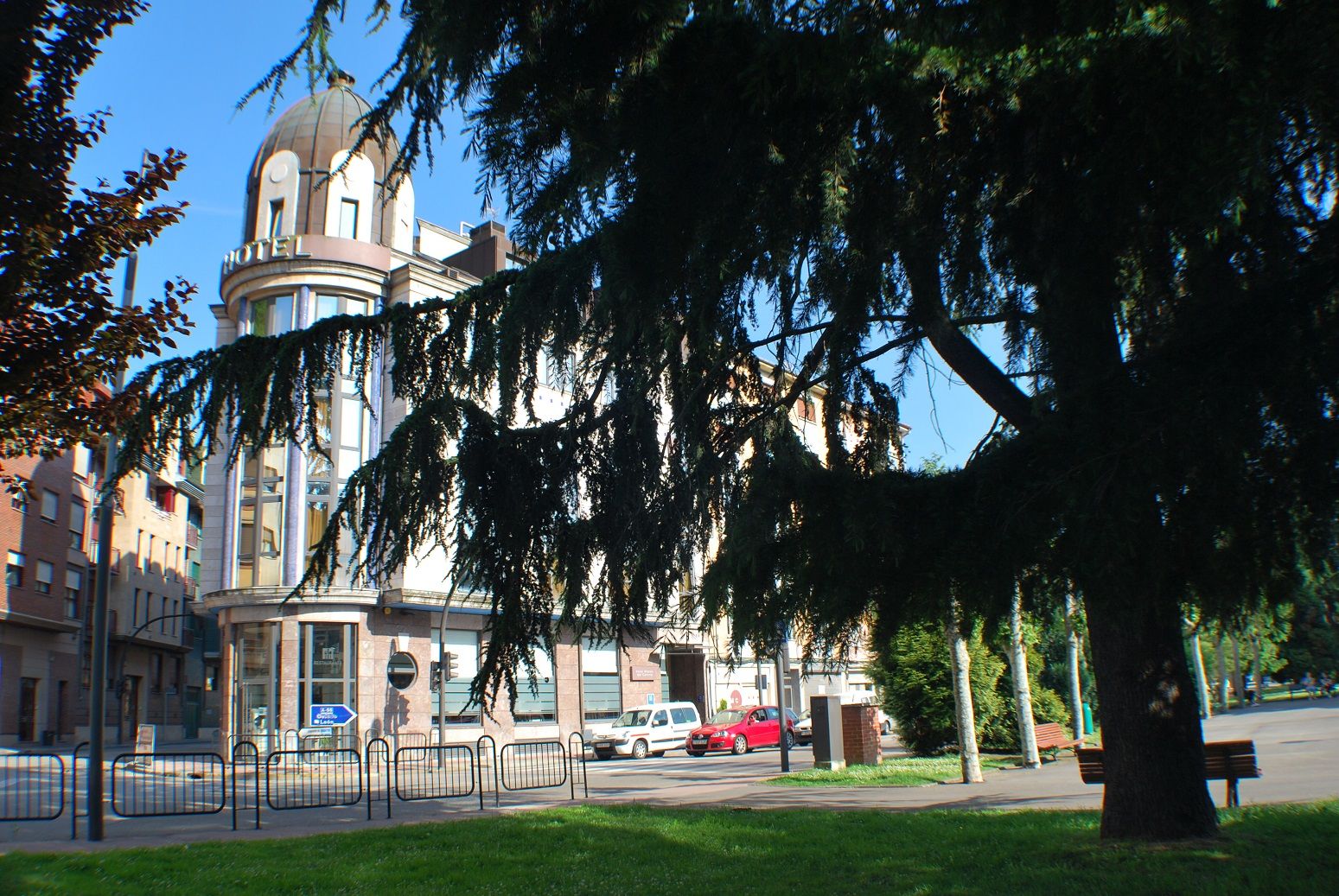 Hotel Mieres Del Camino ภายนอก รูปภาพ