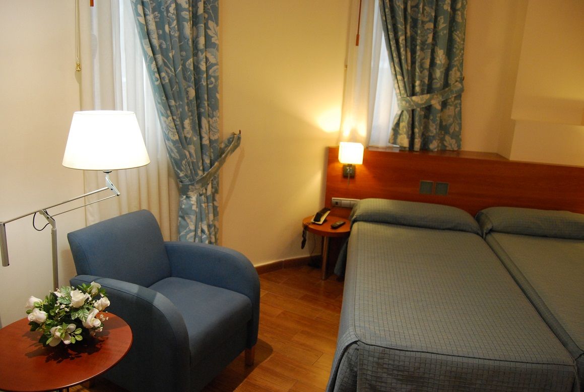 Hotel Mieres Del Camino ภายนอก รูปภาพ