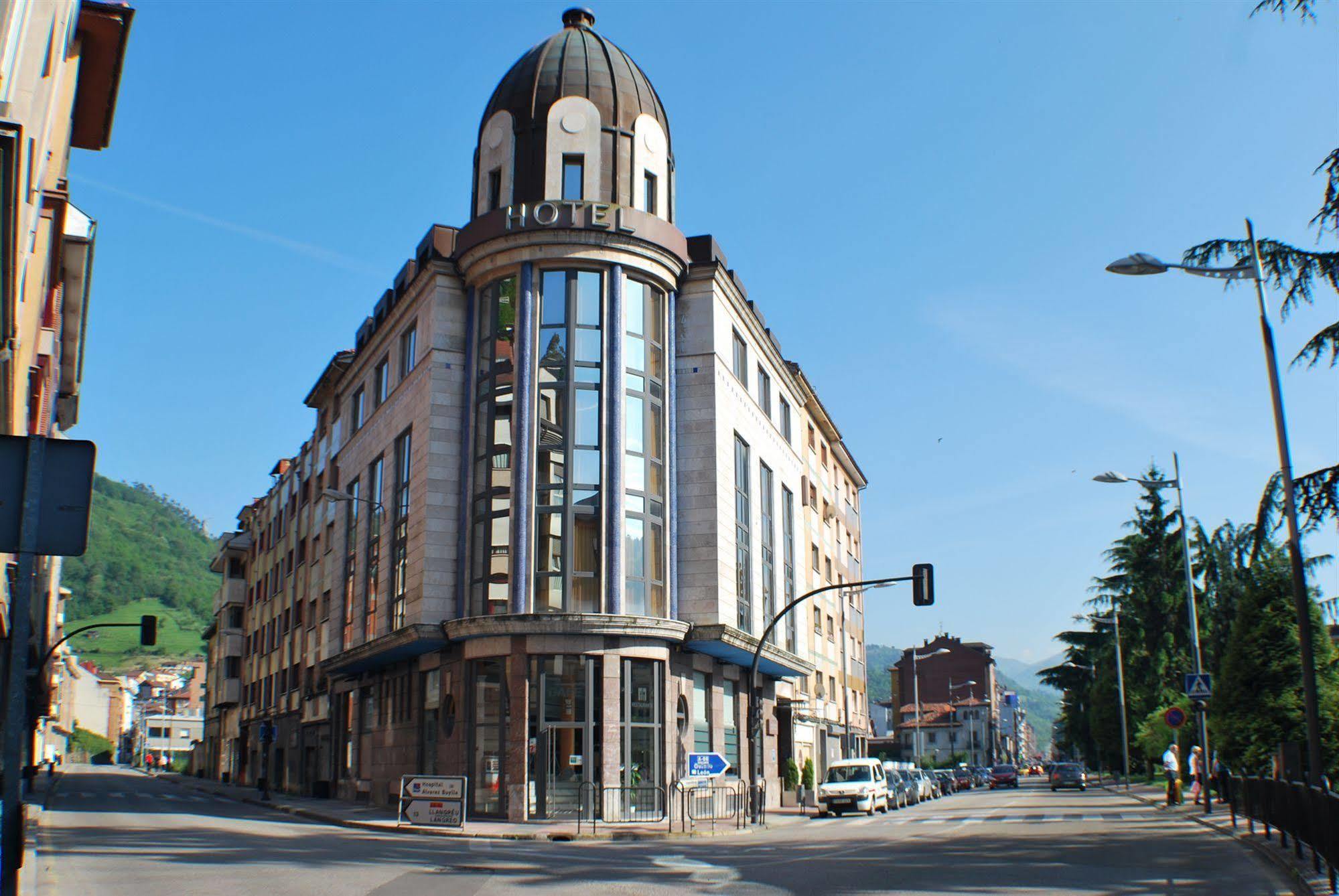 Hotel Mieres Del Camino ภายนอก รูปภาพ