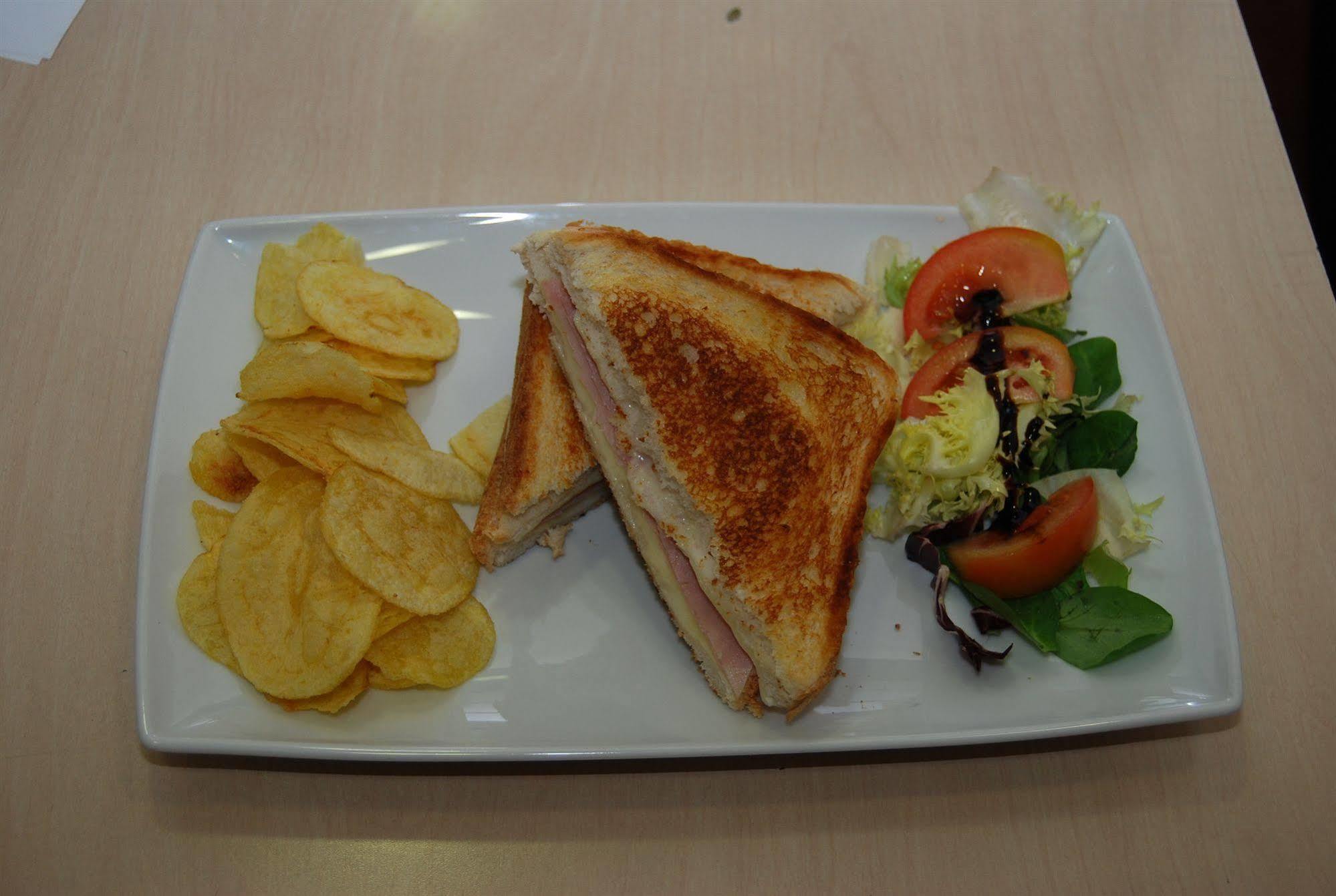 Hotel Mieres Del Camino ภายนอก รูปภาพ