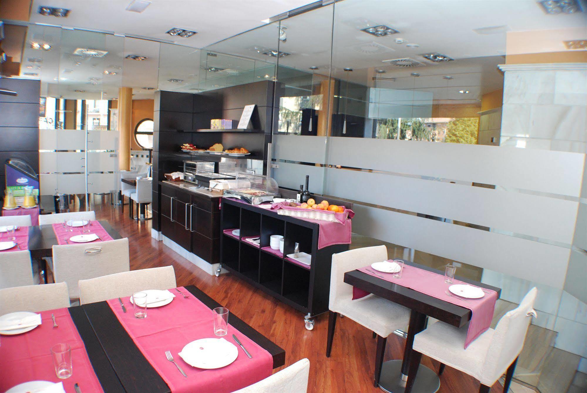 Hotel Mieres Del Camino ภายนอก รูปภาพ