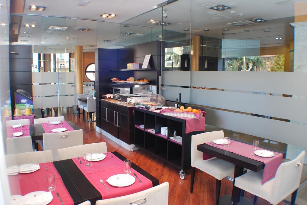 Hotel Mieres Del Camino ภายนอก รูปภาพ