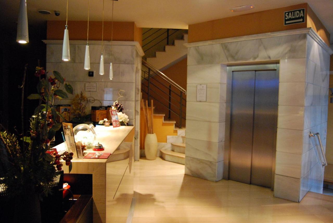 Hotel Mieres Del Camino ภายนอก รูปภาพ
